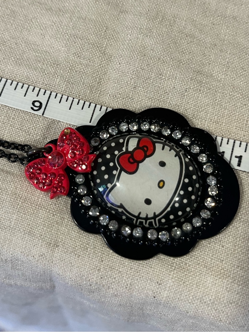 💎 2/$20 Bundle of 2 Sanrio Hello Kitty Layered Necklace Set - Black, Silver, Red - Picture 8 of 9